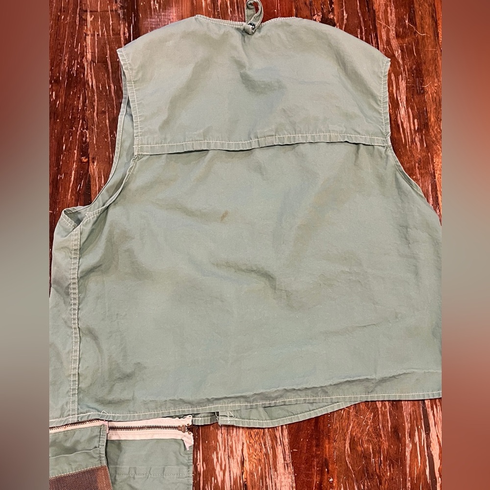 Vintage Olive Green Fishing Vest with Multiple Pockets